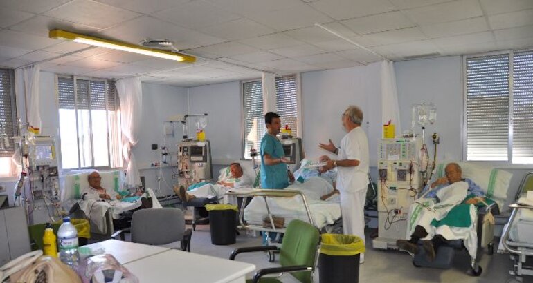 Dos nefrlogos inician un estudio que puede ahorrar 17000 euros por paciente al ao 