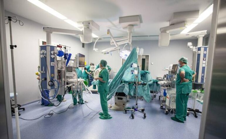 Pacientes con cncer ya reciben radioterapia mientras son operados en el hospital Universitario de Cceres