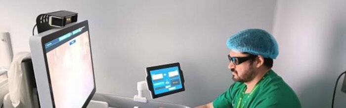 Imagen de la noticia El Hospital Universitario de Cáceres realiza más de 80 operaciones en un año con el robot quirúrgico HUGO RAS
