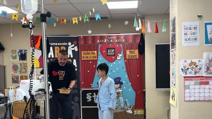 Visita de la Fundacin ABRACADABRA para realizar taller de magia y espectculo