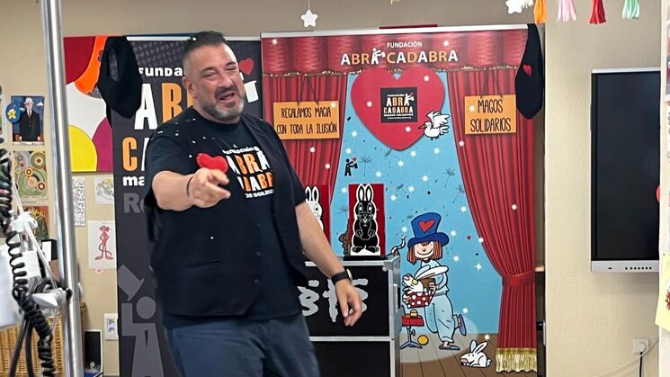 Visita de la Fundacin ABRACADABRA para realizar taller de magia y espectculo