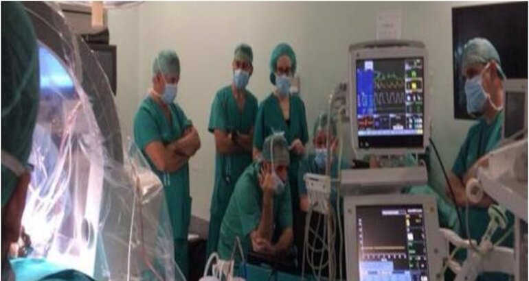 Neurociruga de Cceres realiza el primer implante en Extremadura de un estimulador cerebral profundo
